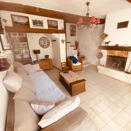 La Petite Maison De Village * Vachères